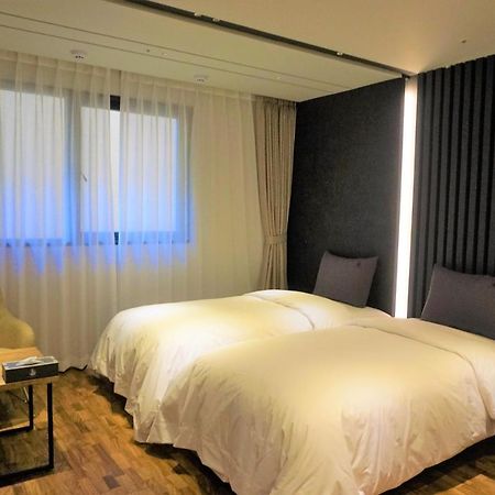 Yeoubi Hotel Чангуон Екстериор снимка