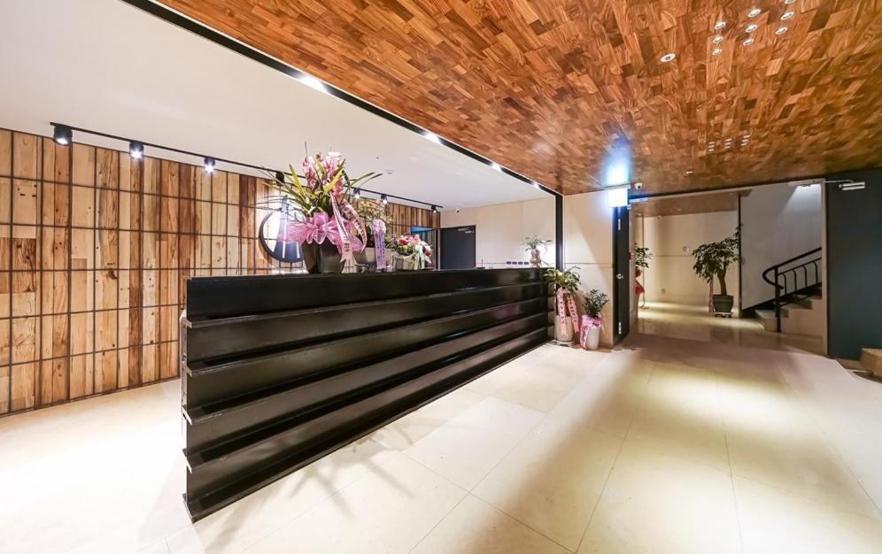 Yeoubi Hotel Чангуон Екстериор снимка