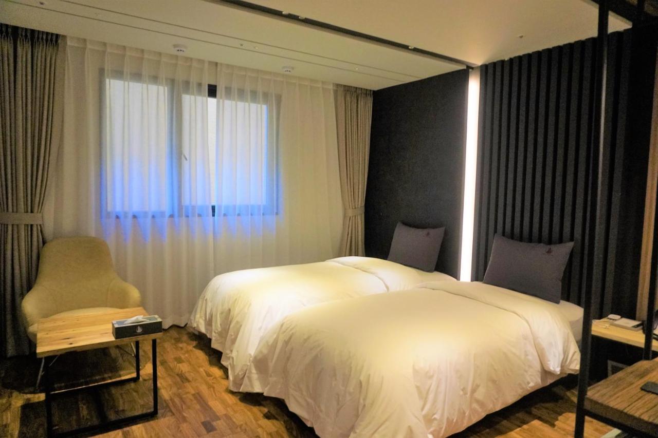Yeoubi Hotel Чангуон Екстериор снимка